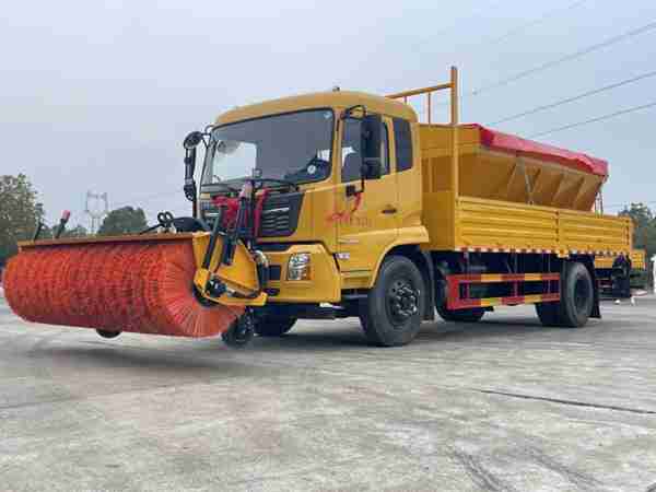 �������8����ѩ��